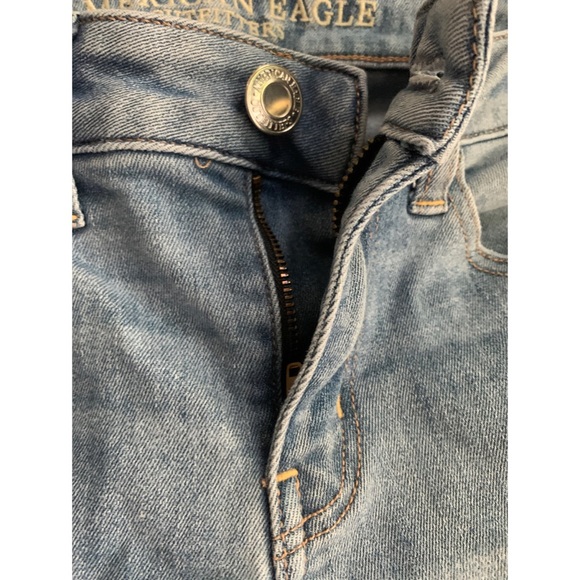 Light Wash Mid Rise AEO skinny Jeans - Picture 3 of 4